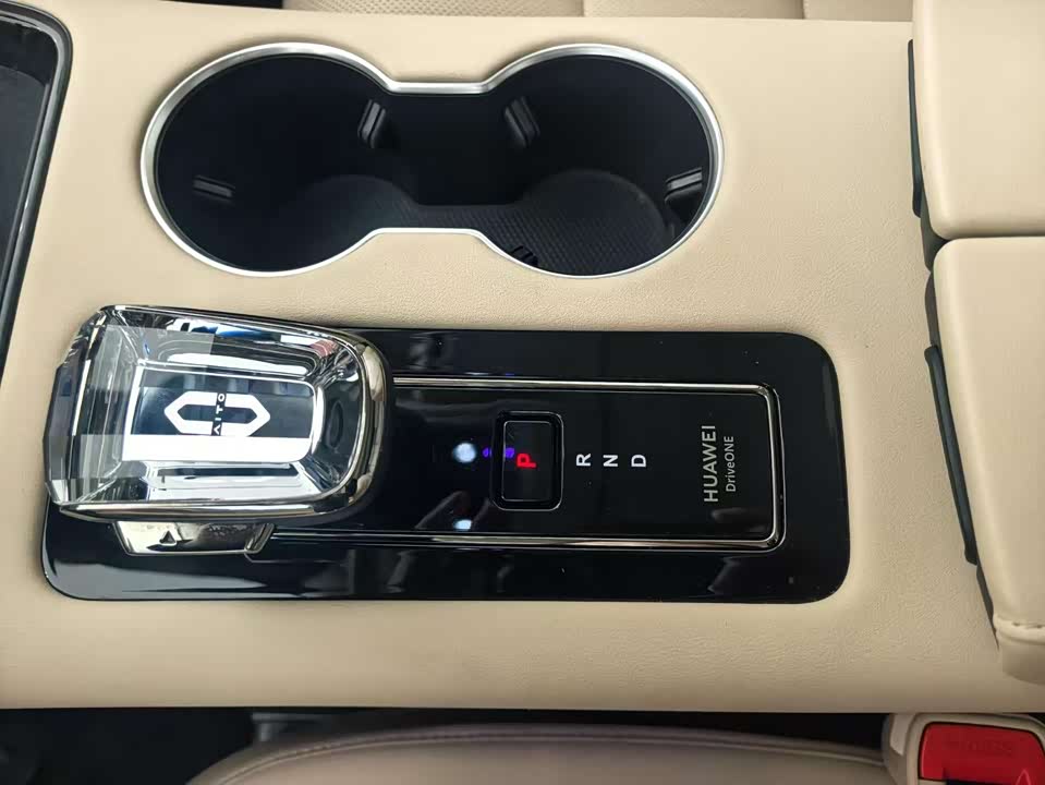 AITO Ask the world M5