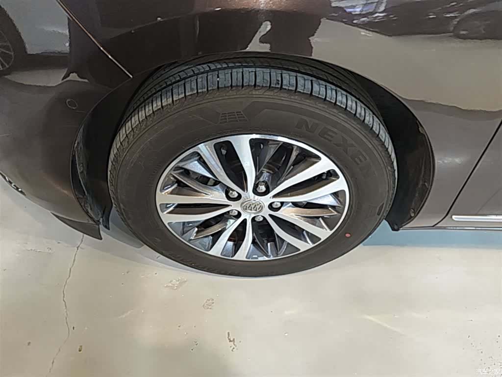 Buick GL8, 2017 23