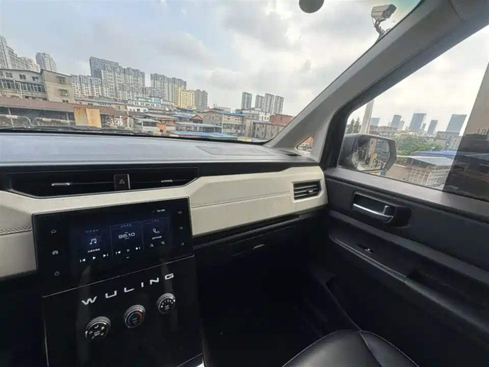 Wuling Wuling Journey