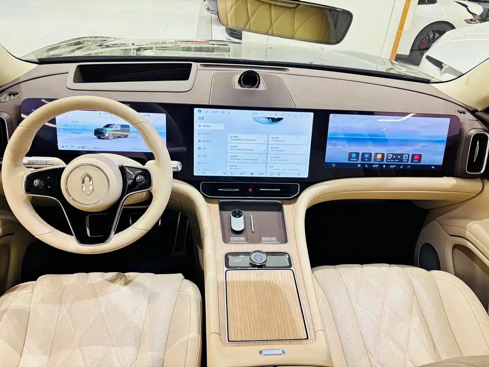 AITO Ask the world M9