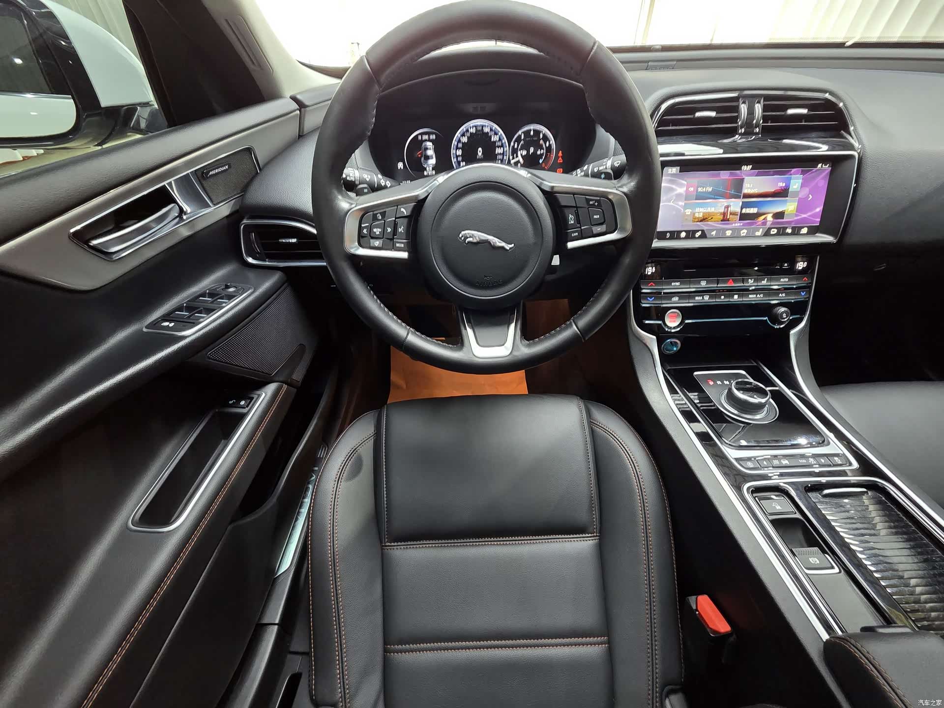Land Rover XEL, 2018 8