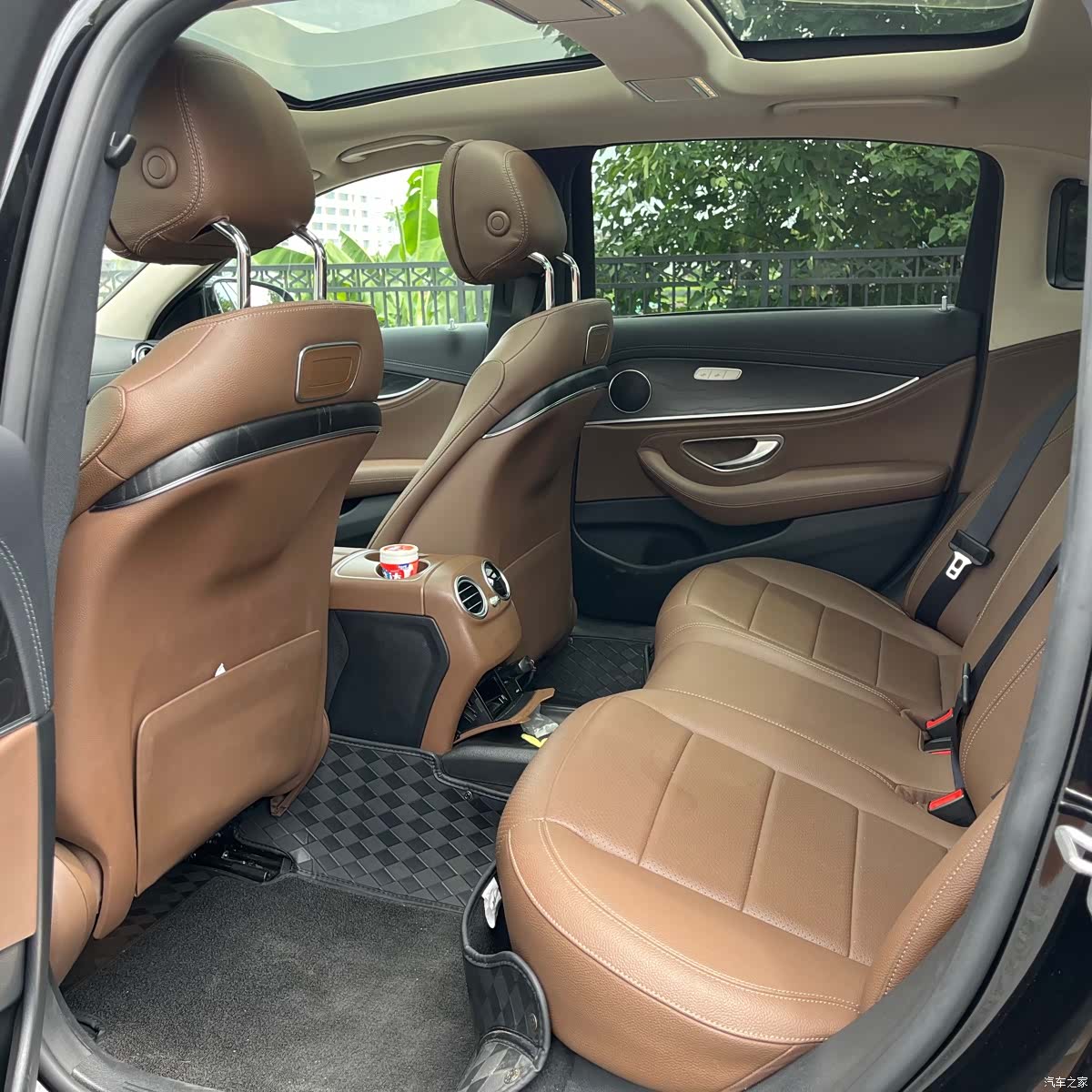 Mercedes-Benz E-Class, 2017 10