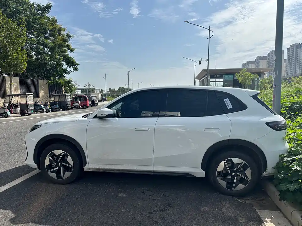 Geely Galaxy Galaxy E5