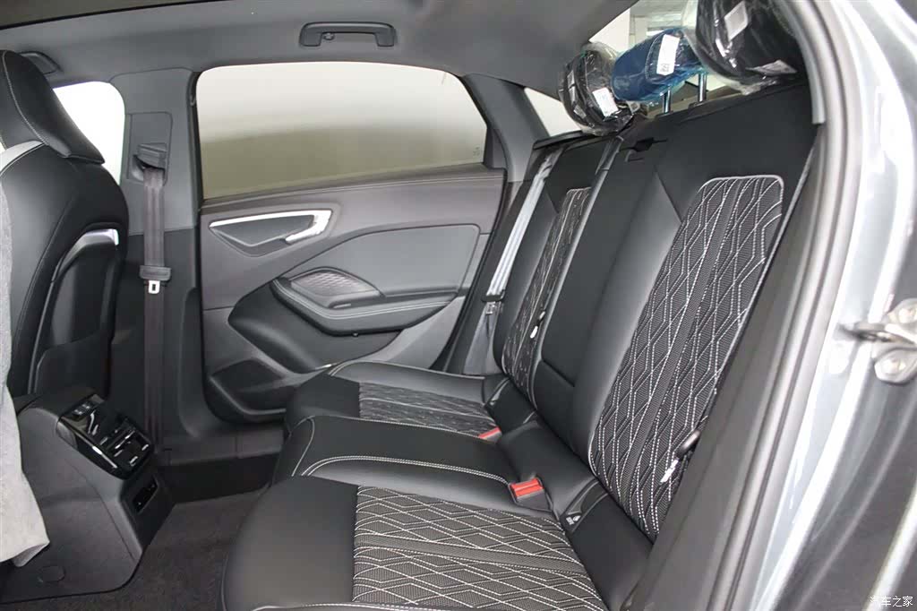 Audi A5, 1900 8