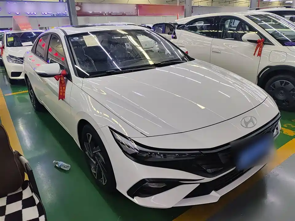Hyundai Elantra