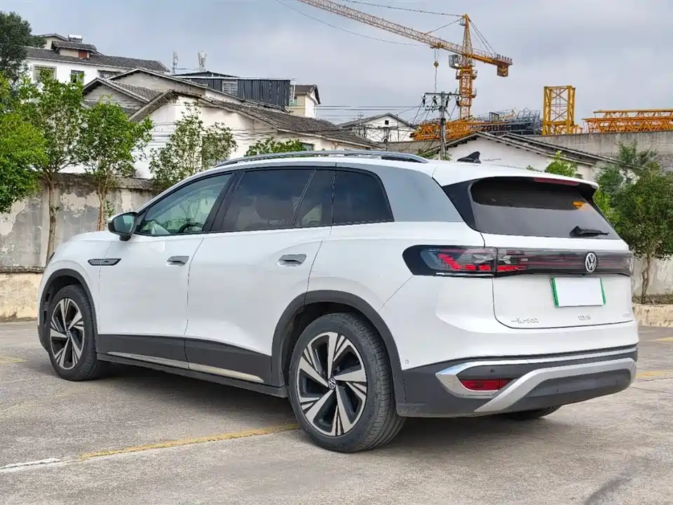 Volkswagen ID.6 CROZZ