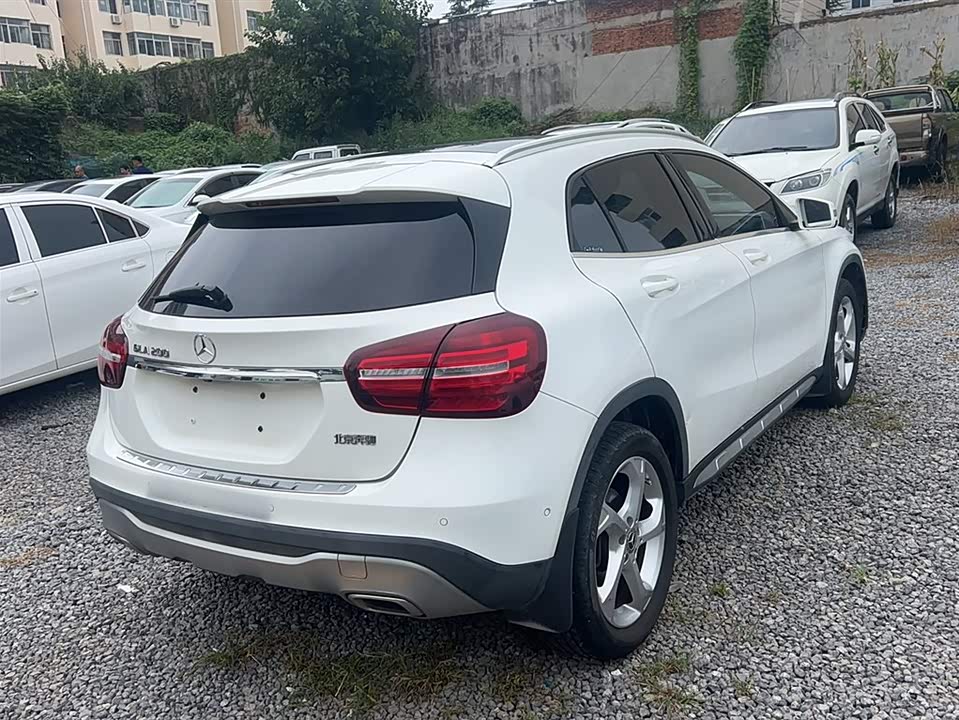 Mercedes-Benz GLA