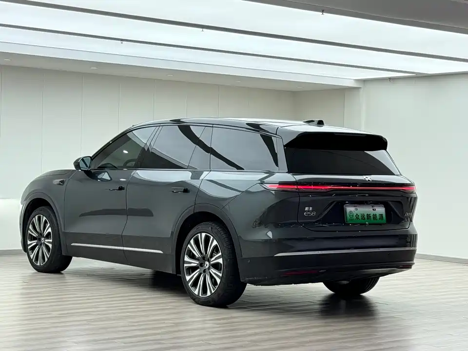 NIO ES8
