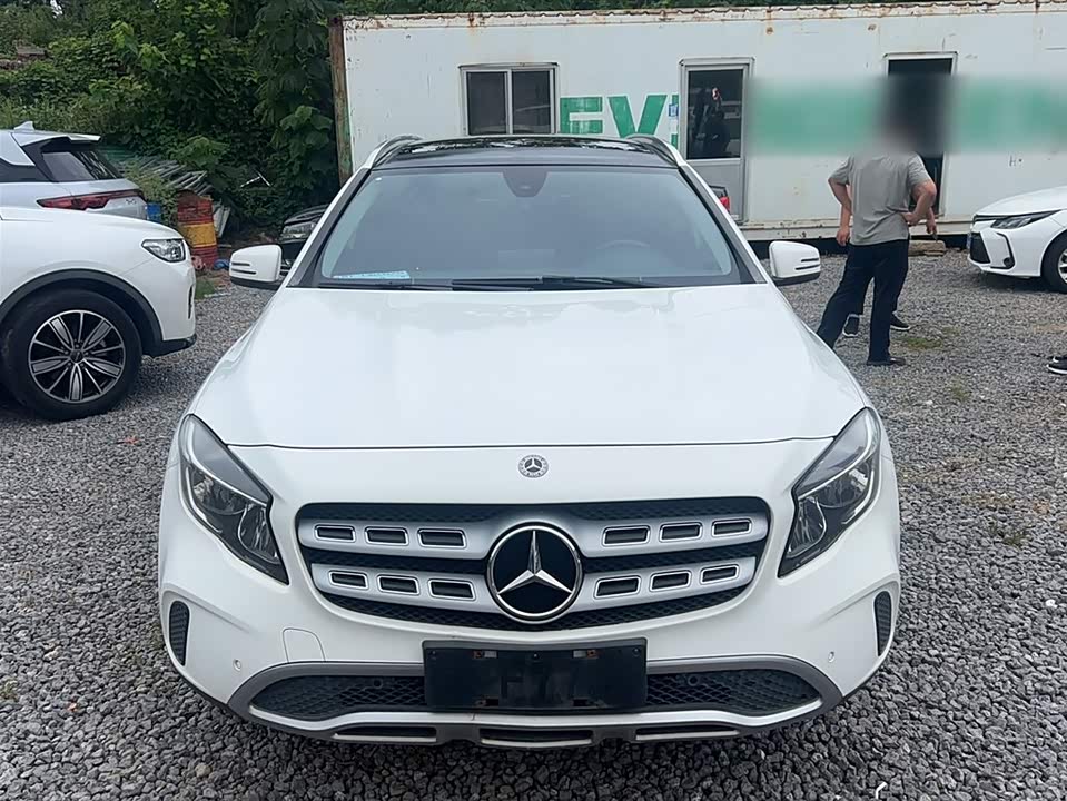 Mercedes-Benz GLA