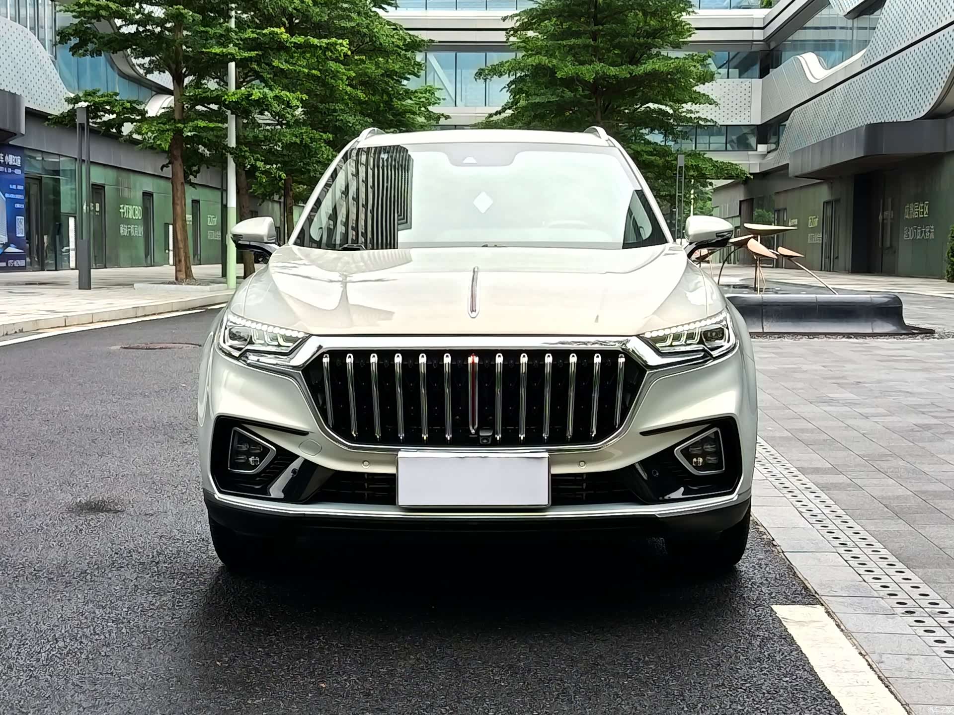 Hongqi HS5, 2022 2