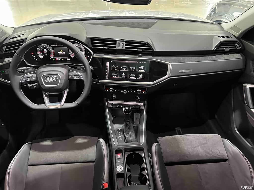 Audi Q3, 2022 2