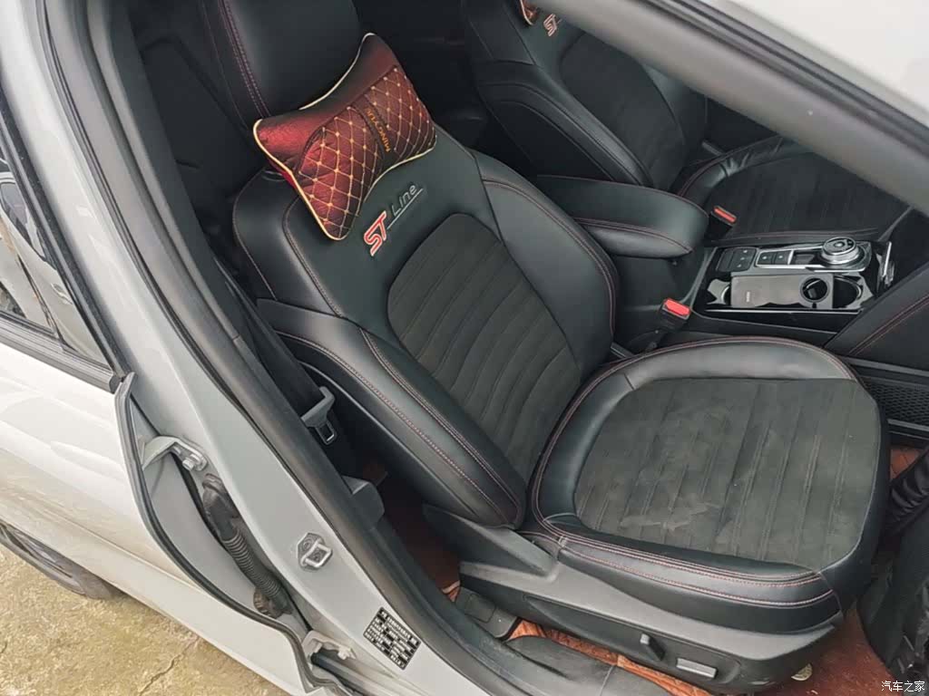 Ford Escape, 2023 25