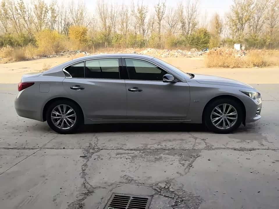 Infiniti Q50L