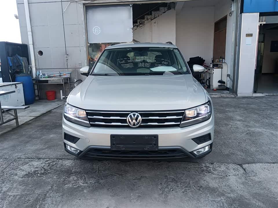 Volkswagen Tiguan L