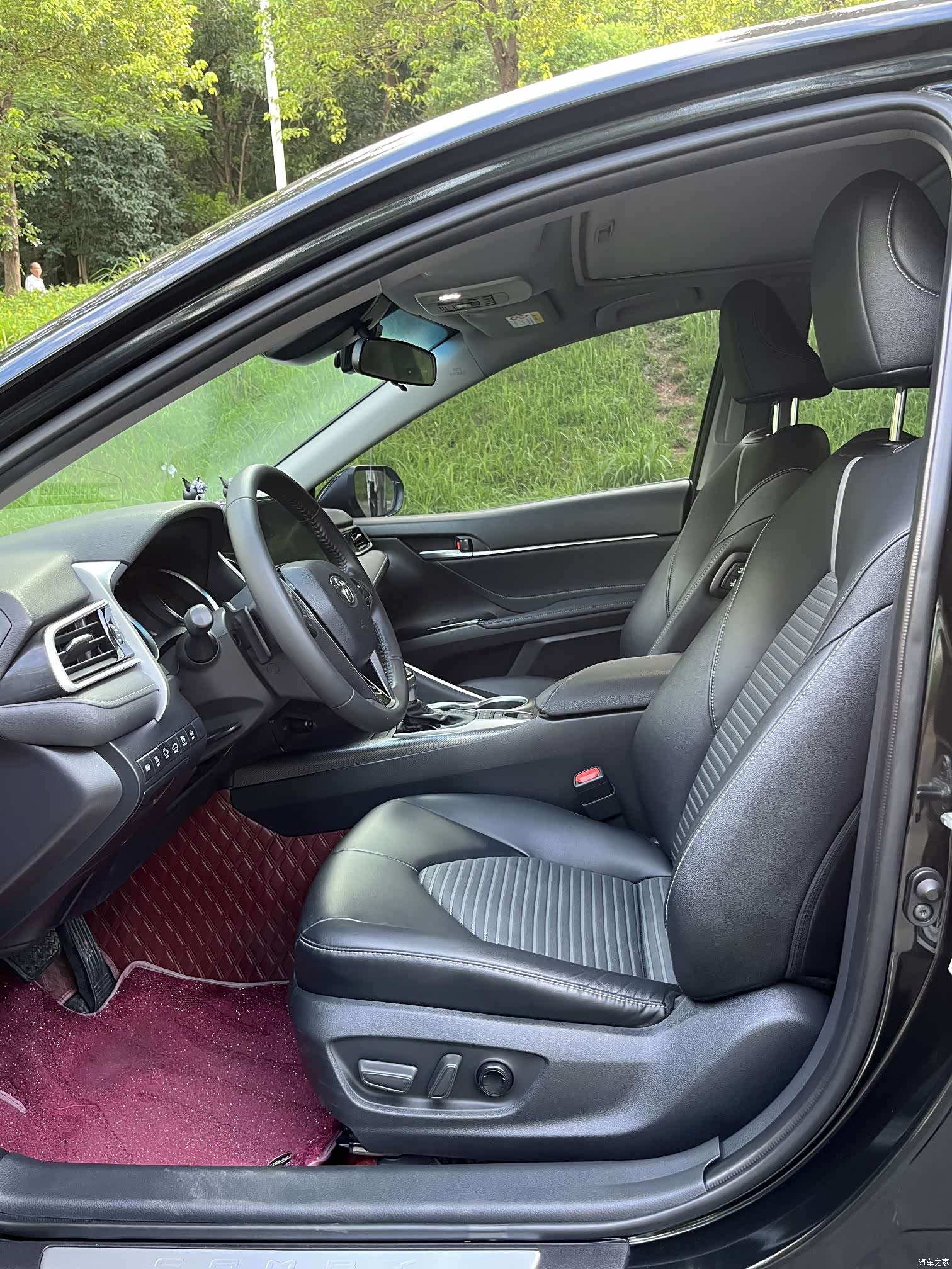 Toyota Camry, 2023 12