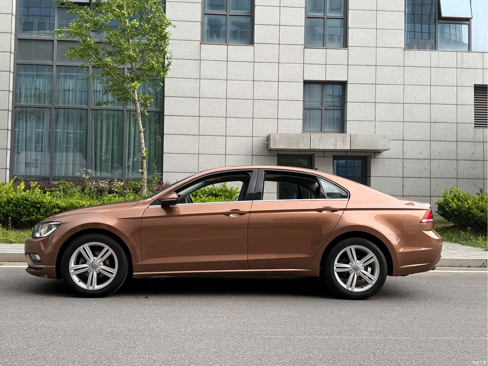 Volkswagen Lamando, 2015 3