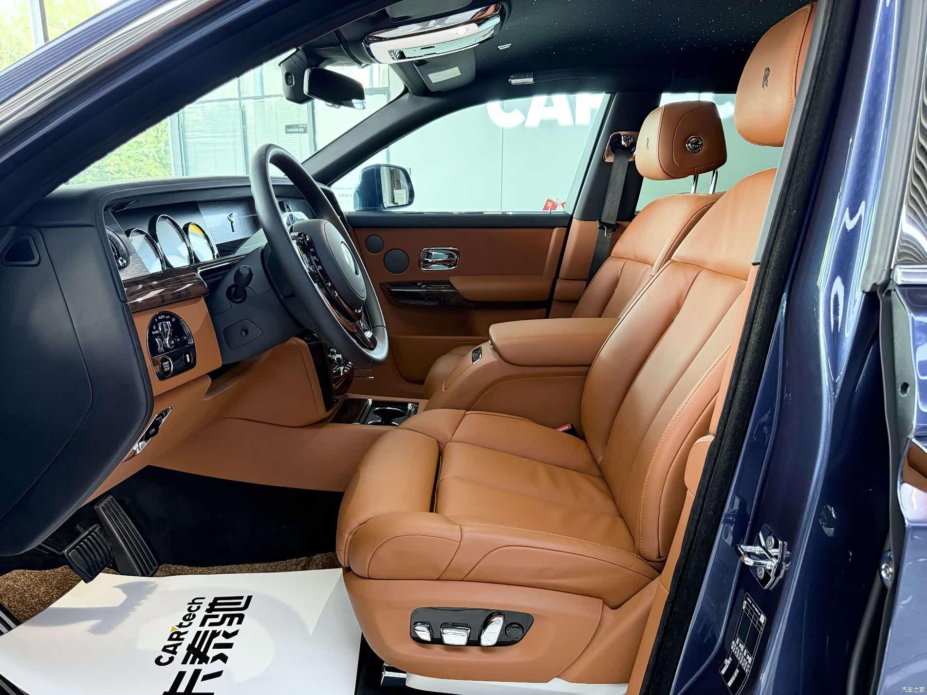 Rolls-Royce Phantom, 2024 4