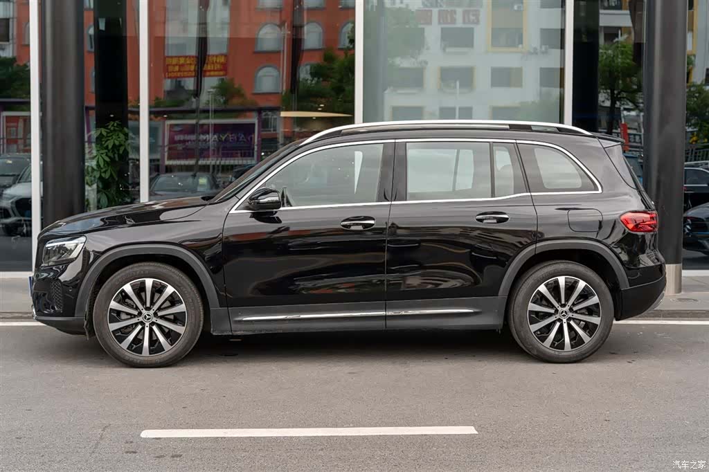 Mercedes-Benz GLB, 2025 2