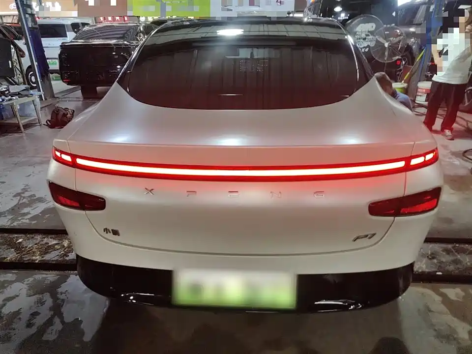 XPENG P7