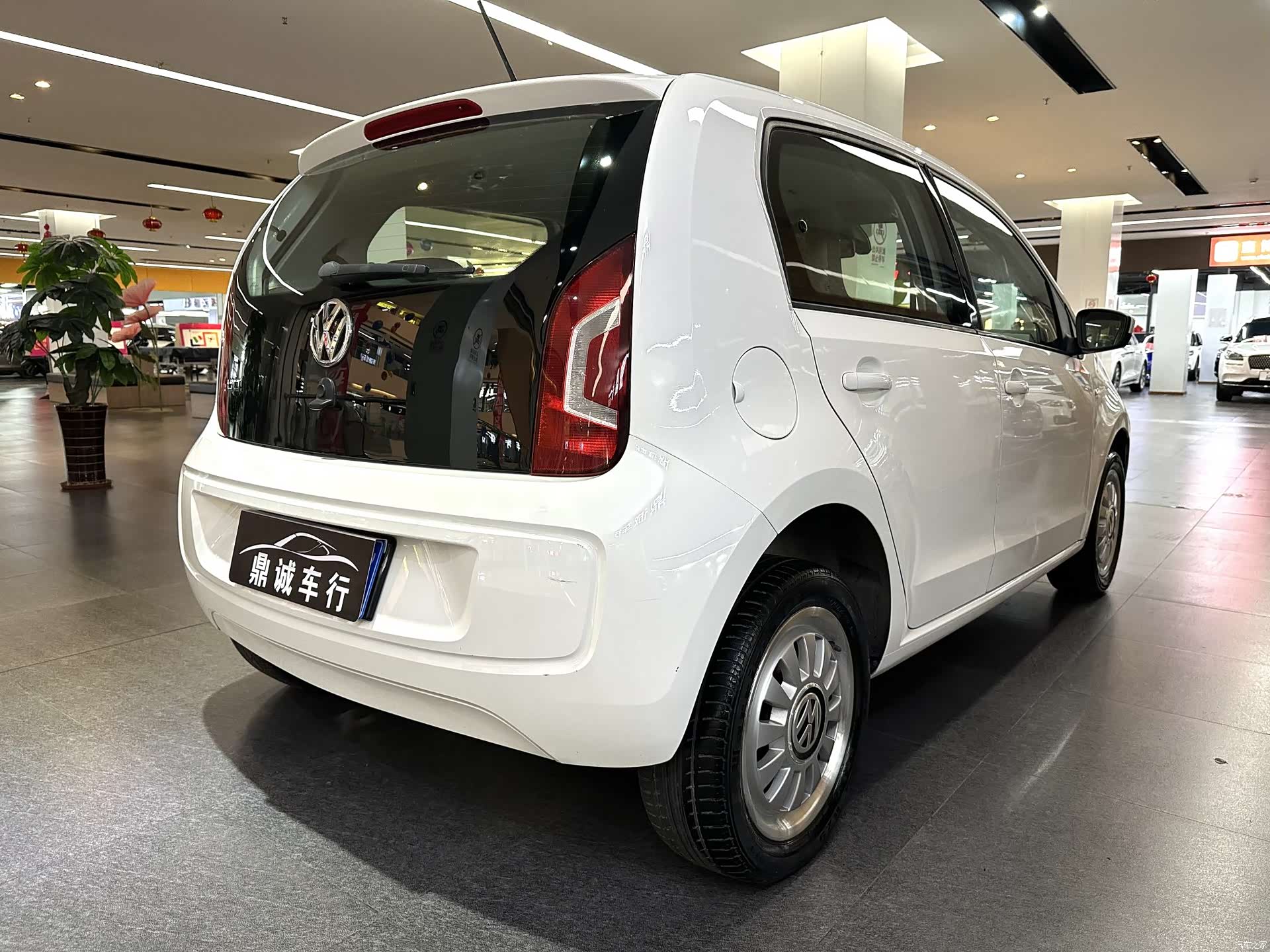 Volkswagen up, 2016 7