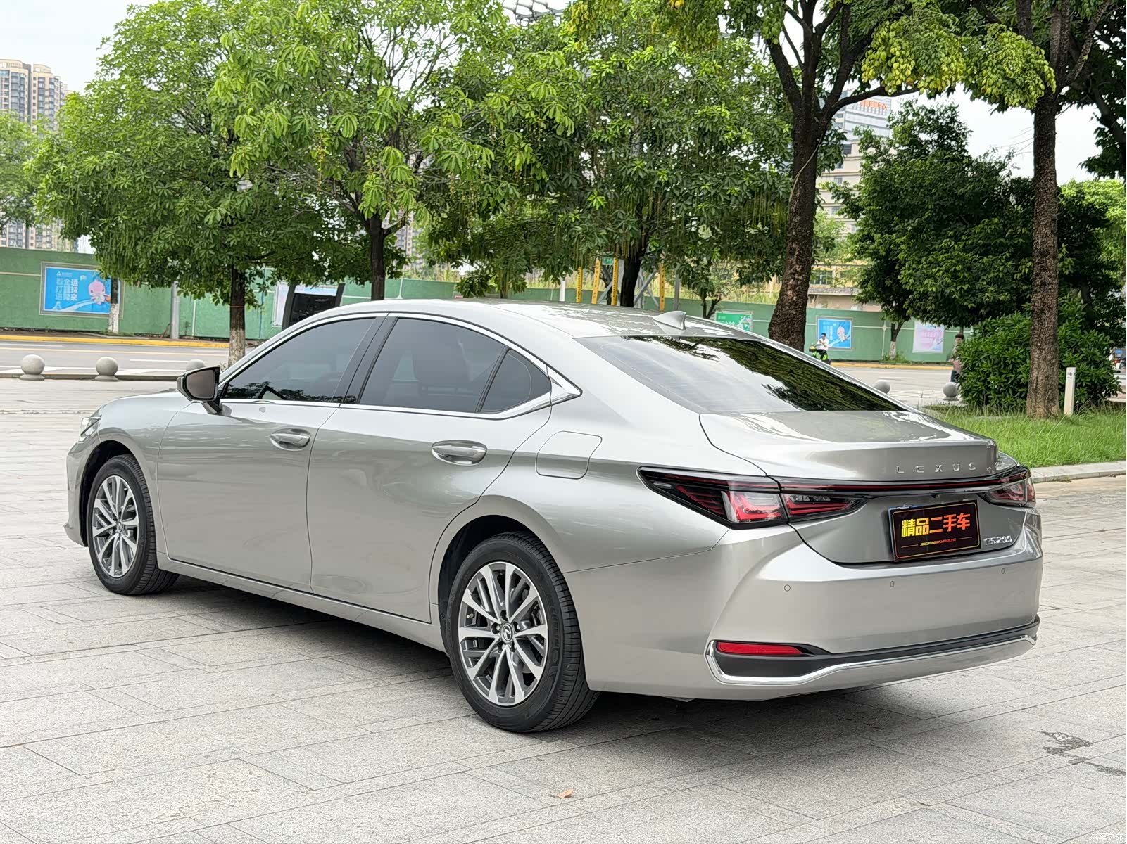 Lexus ES, 2025 12