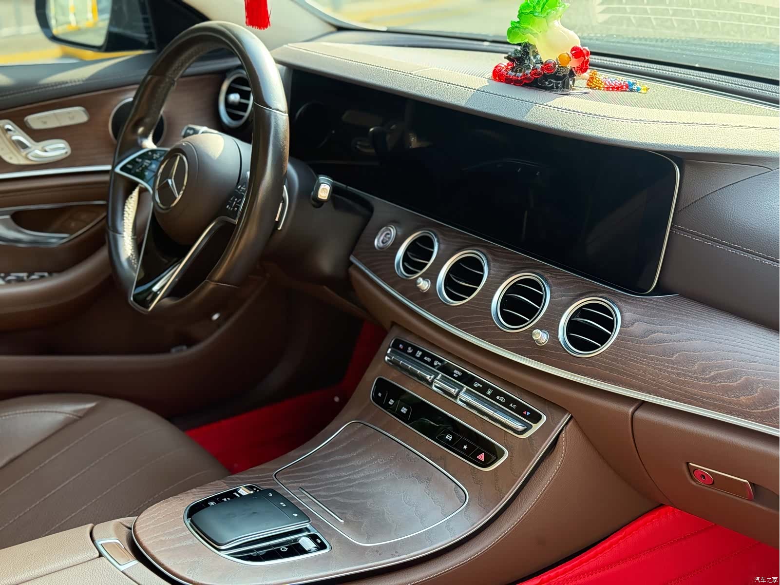 Mercedes-Benz E-Class, 2023 18