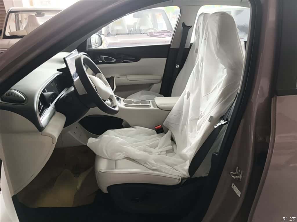 Geely Xingyuan, 2026 14