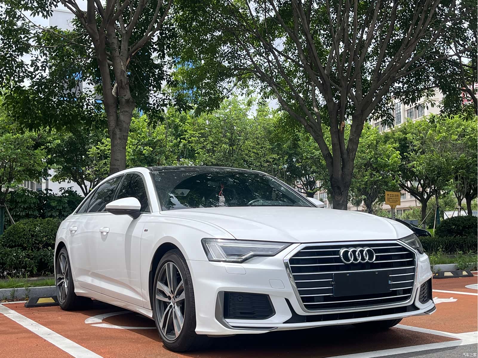 Audi A6L, 2021 3