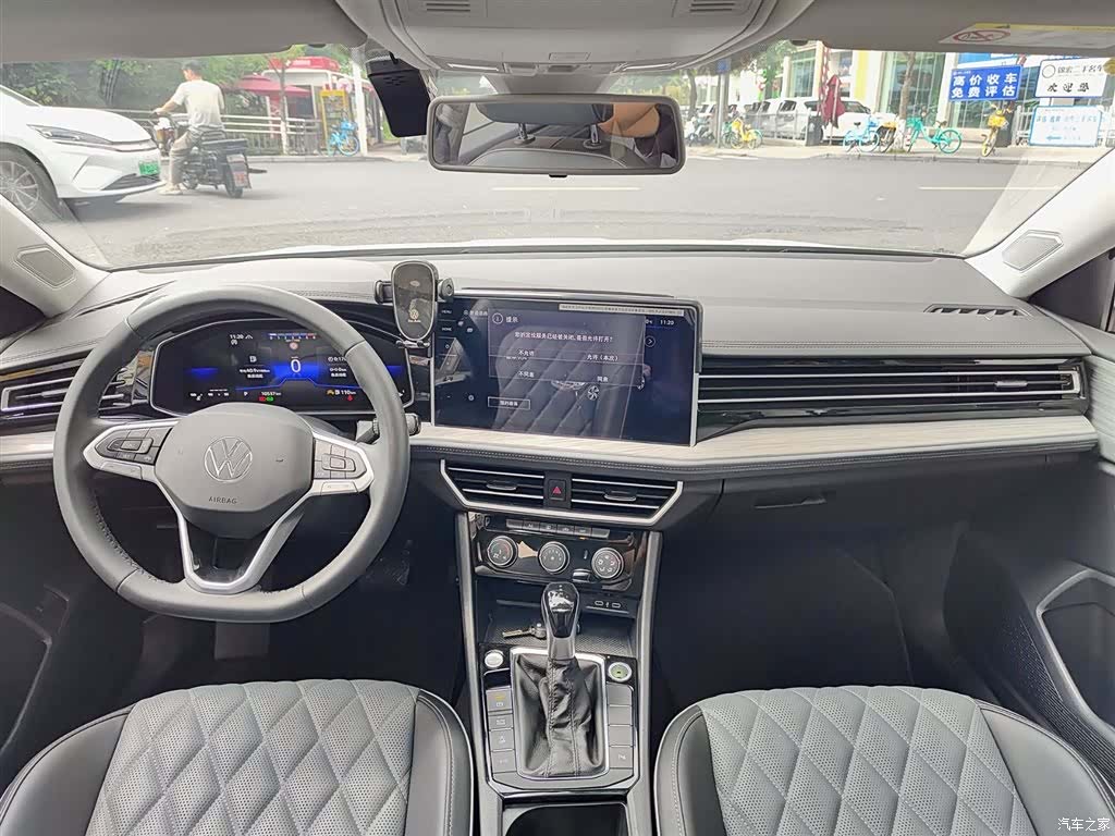 Volkswagen Sagitar, 2024 10