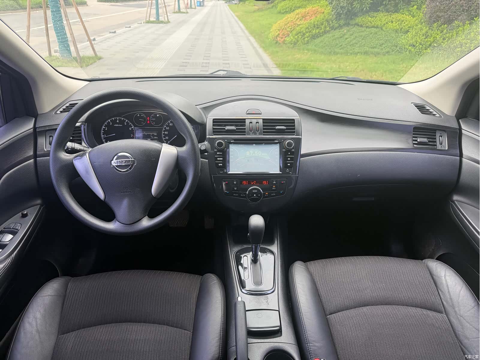 Nissan Tiida, 2012 7