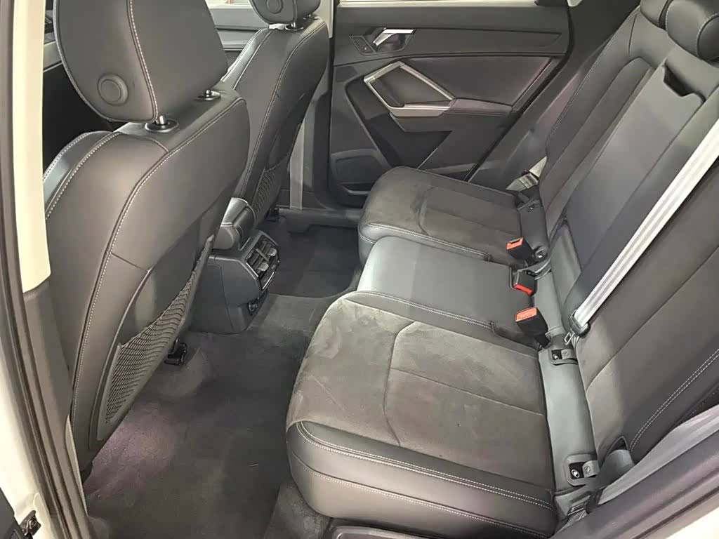 Audi Q3, 2022 11