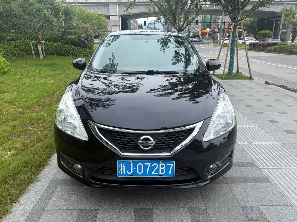 Nissan TIIDA
