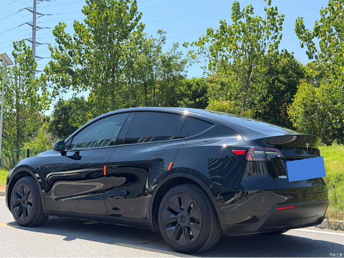 Tesla Model Y, 2023 12