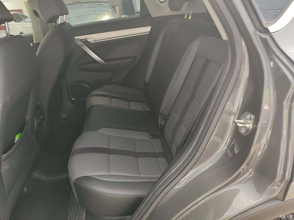 Geely Coolray, 2024 17