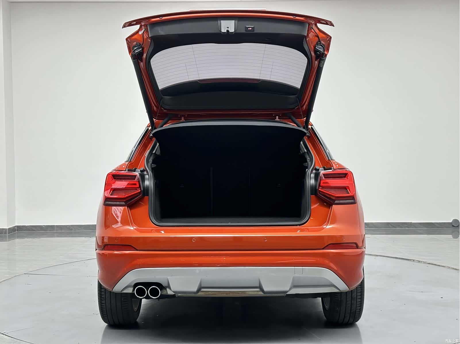 Audi Q2L, 2019 27