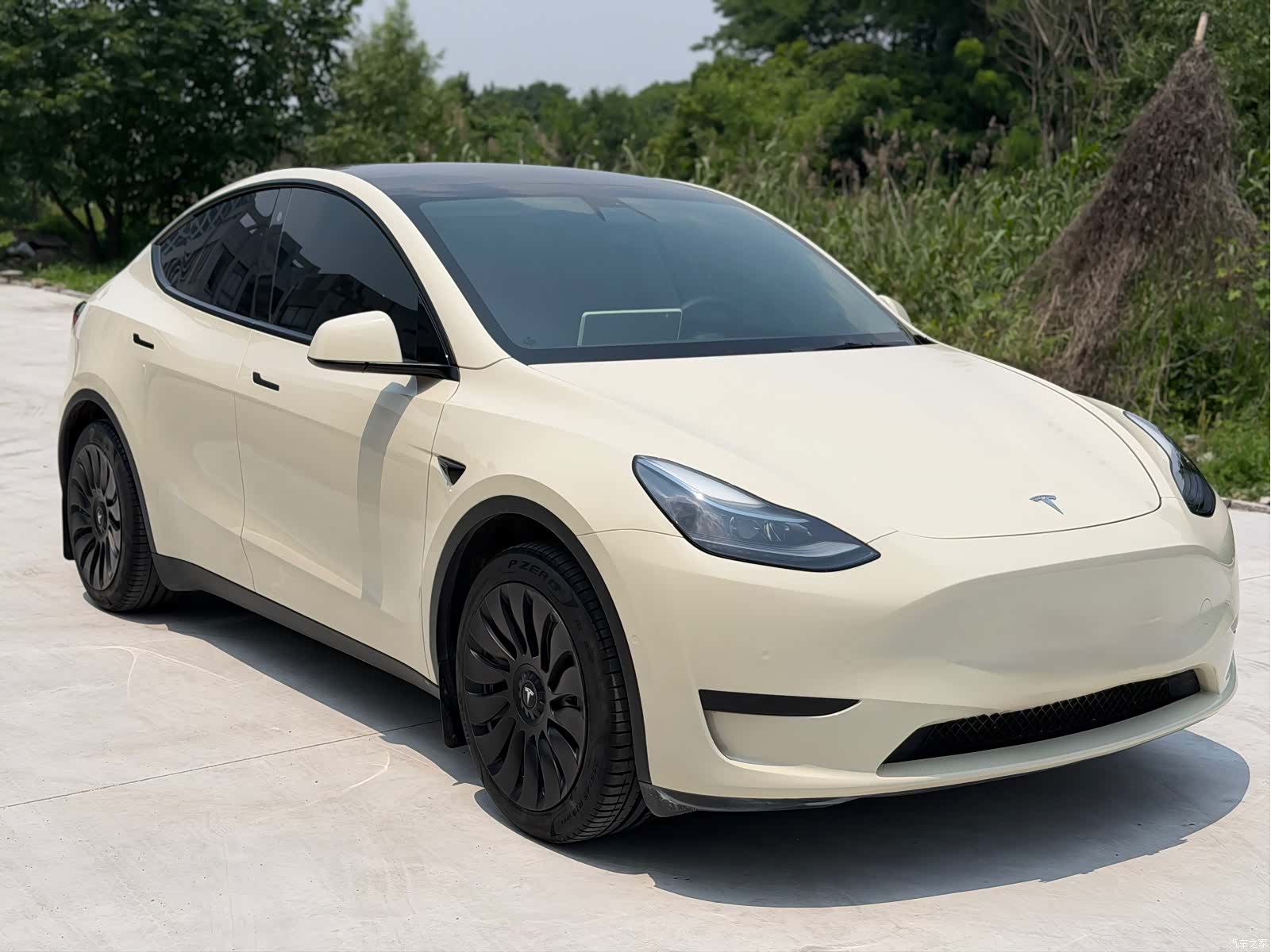 Tesla Model Y, 2022 1