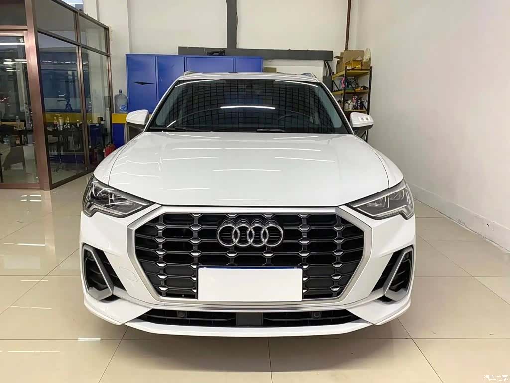 Audi Q3, 2022 2