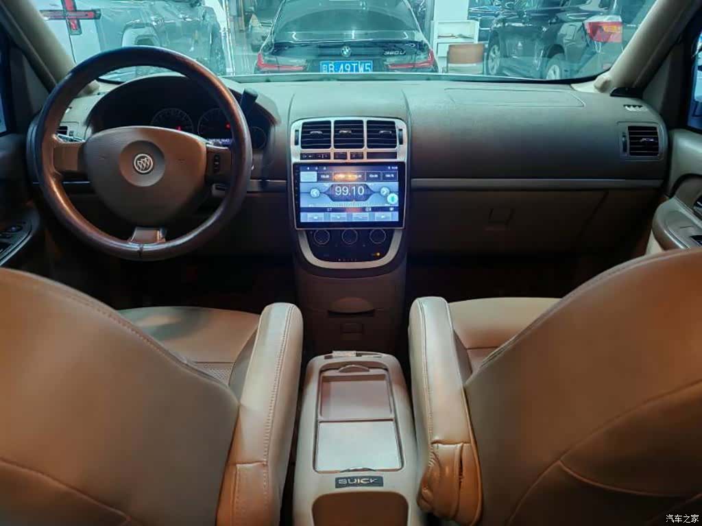Buick GL8, 2013 4