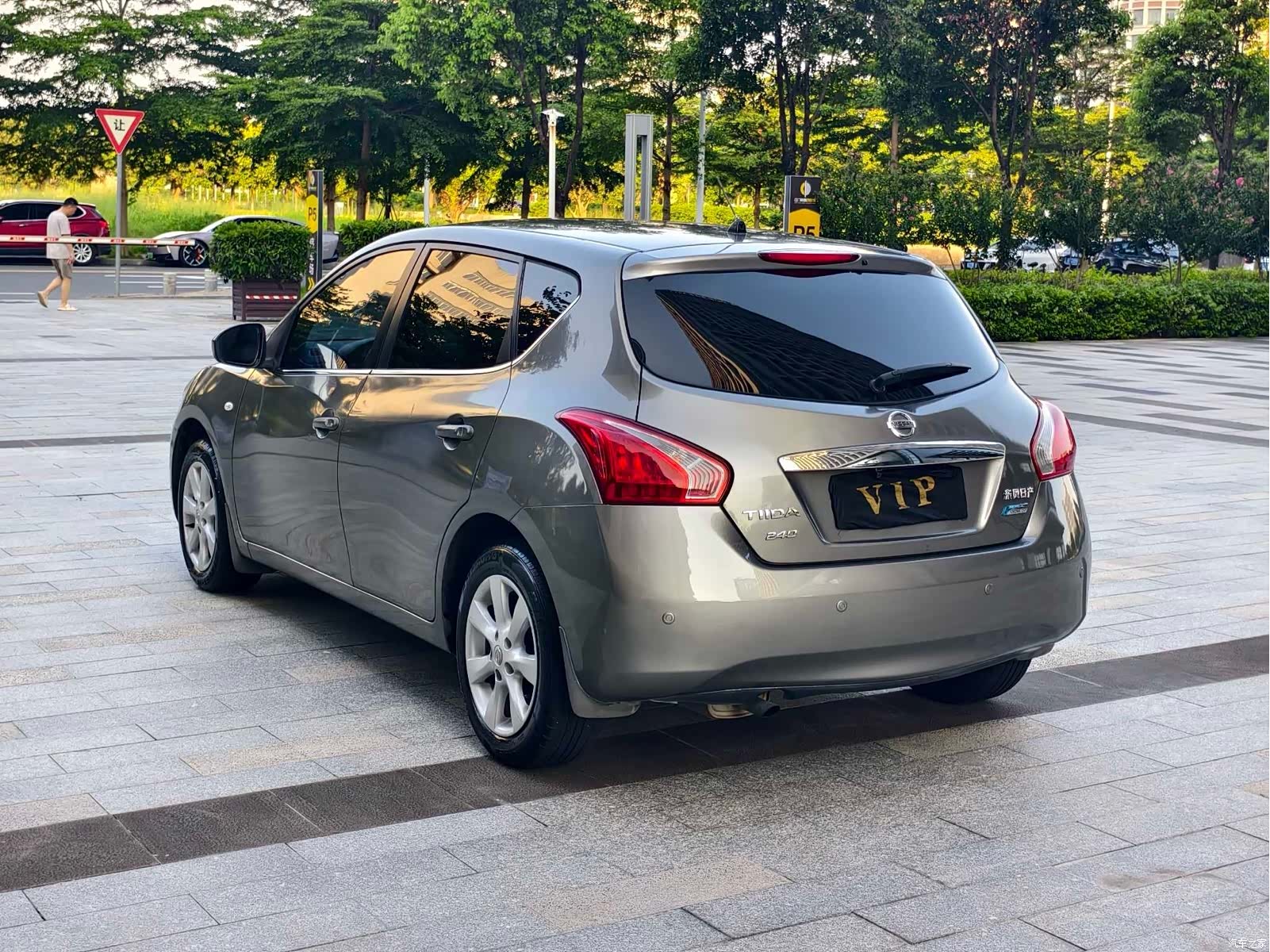 Nissan Tiida, 2012 6