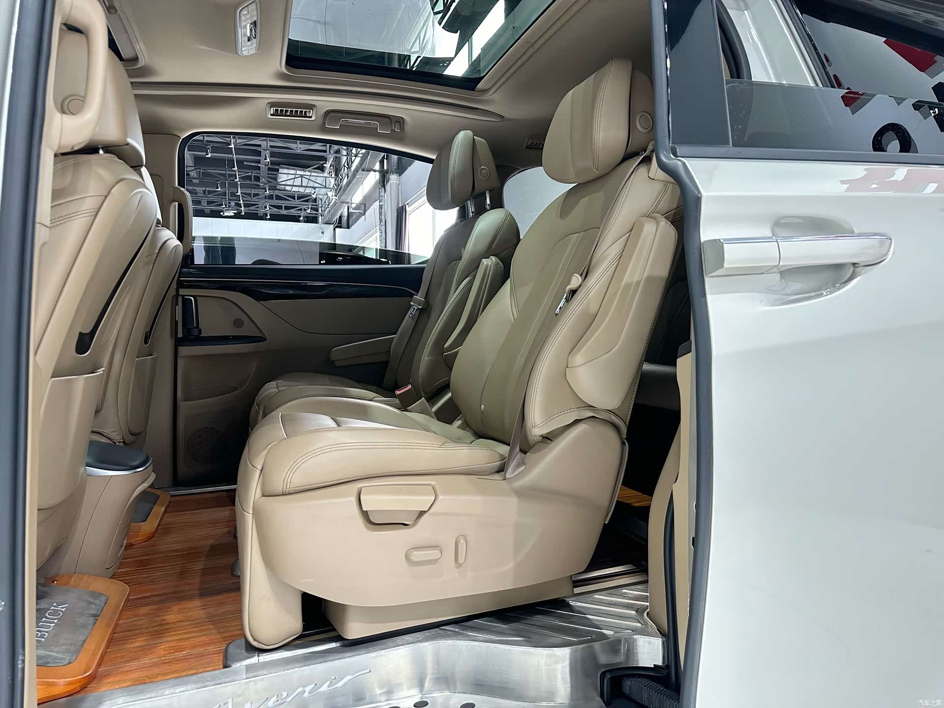 Buick GL8, 2019 14