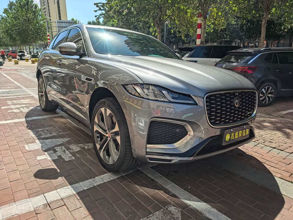 Jaguar F-PACE