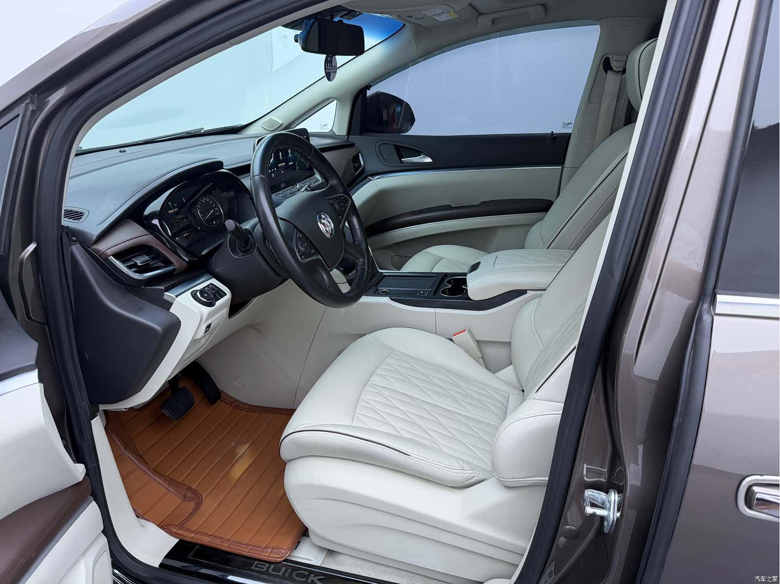 Buick GL8, 2021 все фото