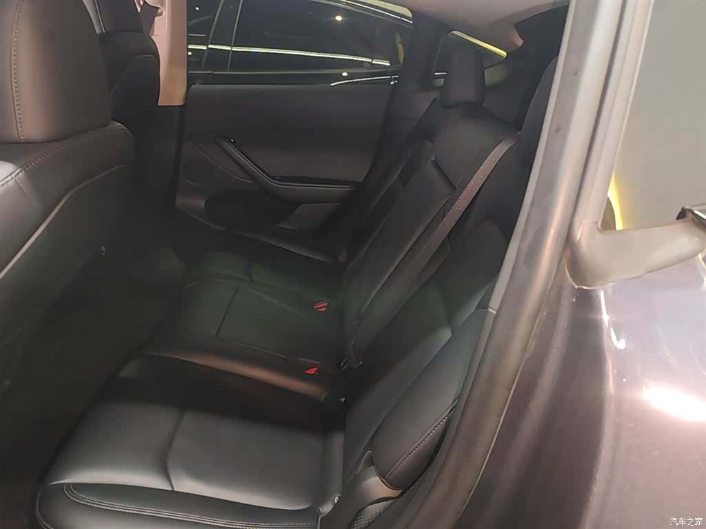 Tesla Model Y, 2022 17