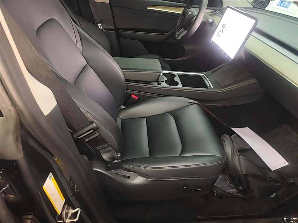 Tesla Model Y, 2022 25