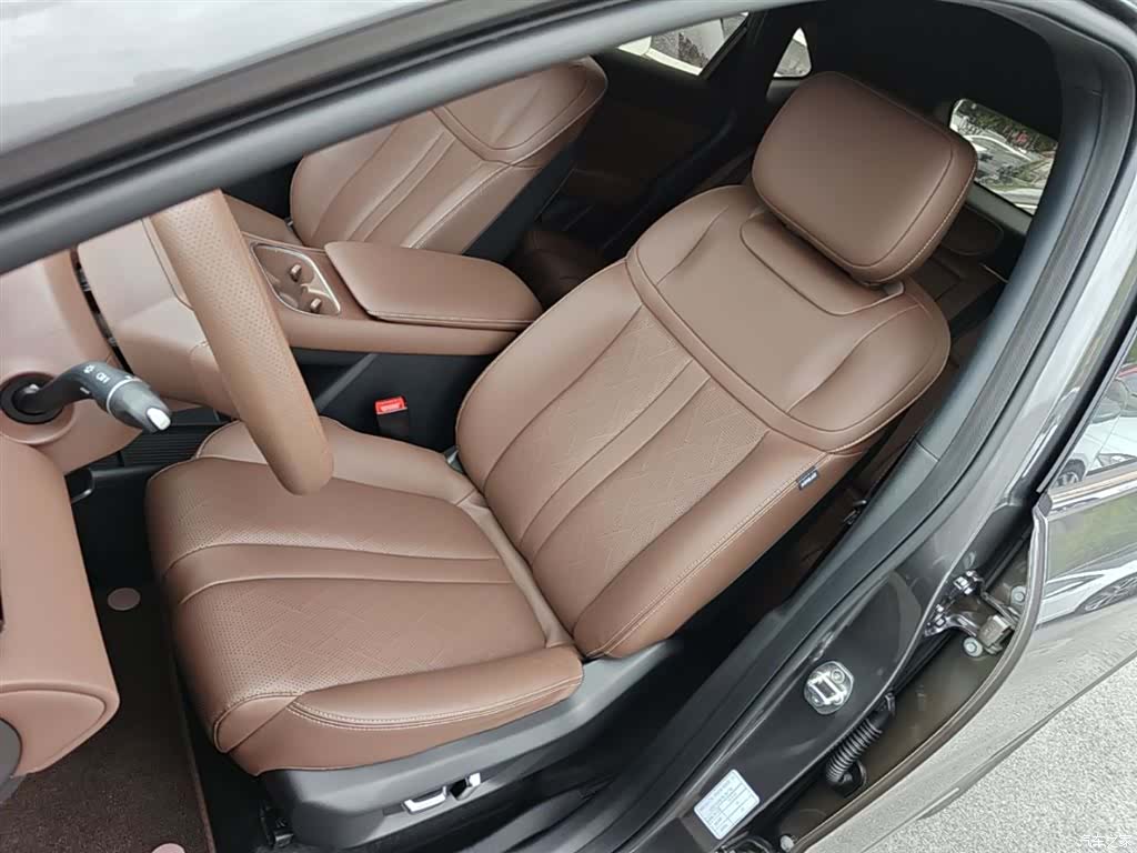 Wuling Starlight, 2025 15