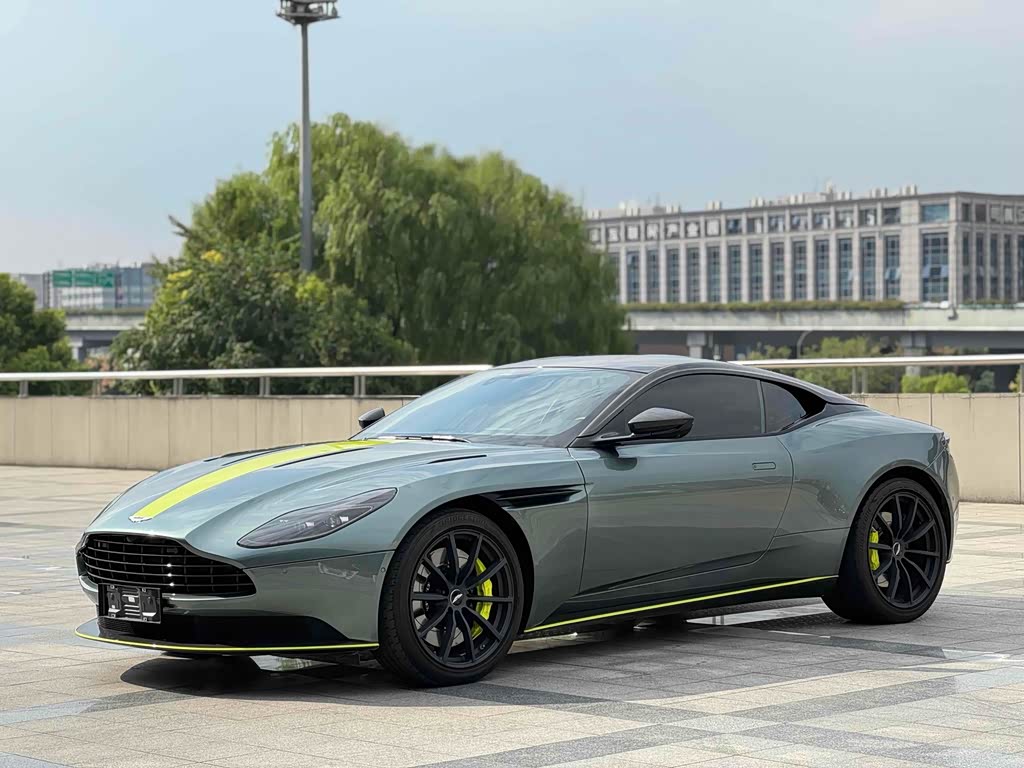 Aston Martin DB11
