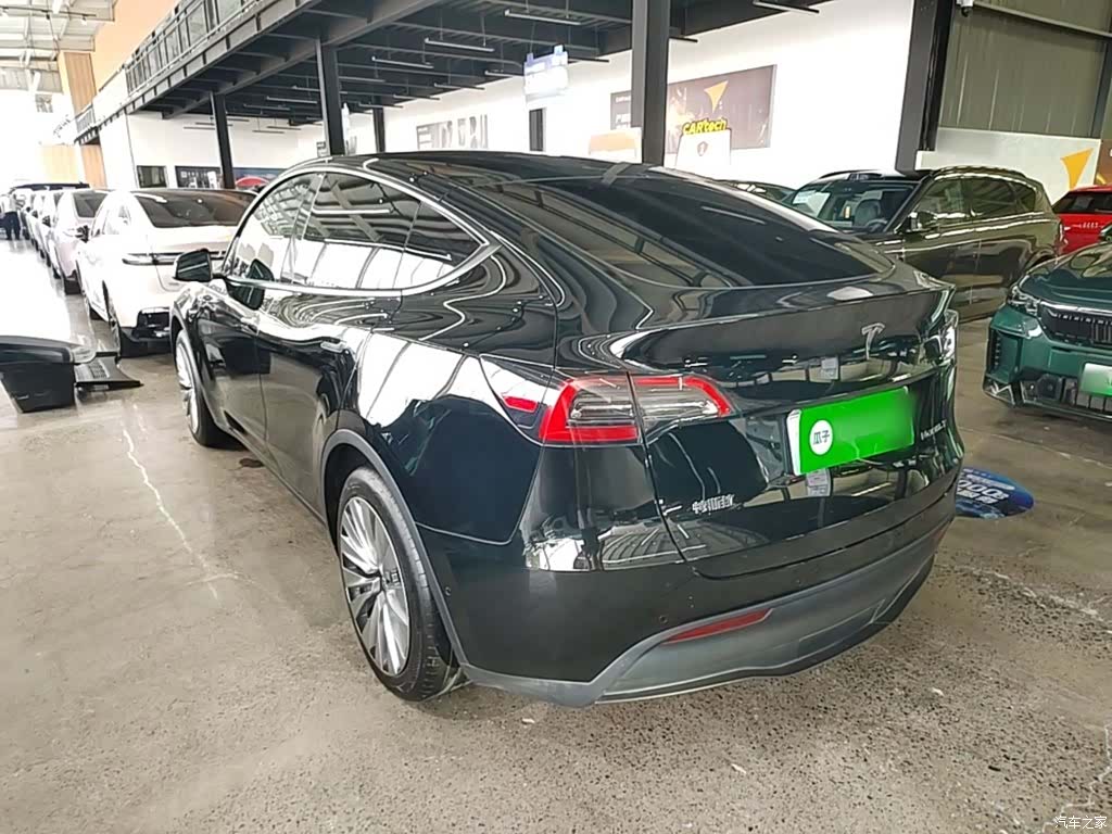 Tesla Model Y, 2023 все фото