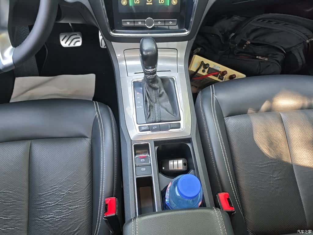 Roewe RX5, 2016 14