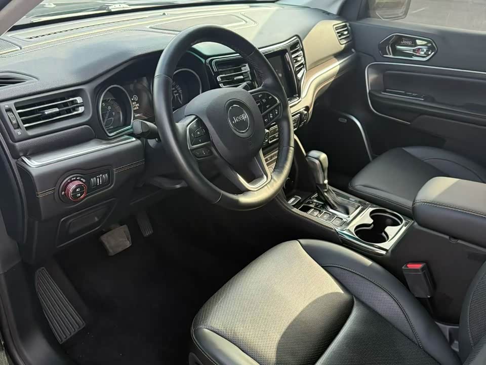 Jeep Grand Commander