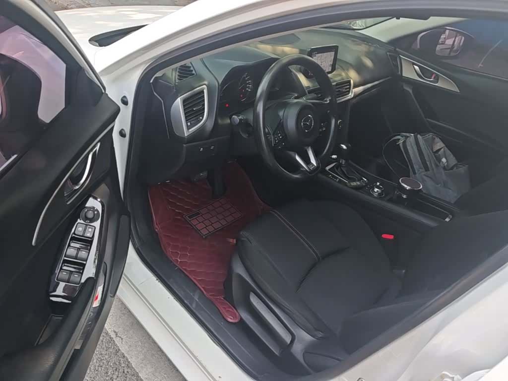 Mazda Mazda3, 2019 16